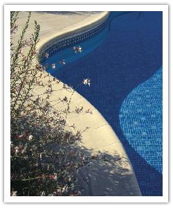 Aquitaine Paving and pool copings - buff - in recontructed stone 